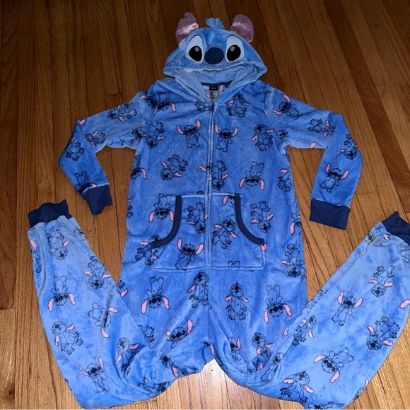 Like new Stich pj onesie - Picture 2 of 7